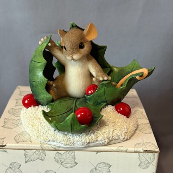 Vintage Charming Tails Figurine Mouse Fitz Floyd Christmas Happy Holly Days Box - Picture 2 of 4